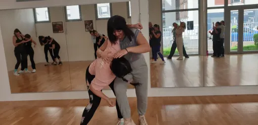 Krav Maga Femme Oullins, Lyon, PWTSRA