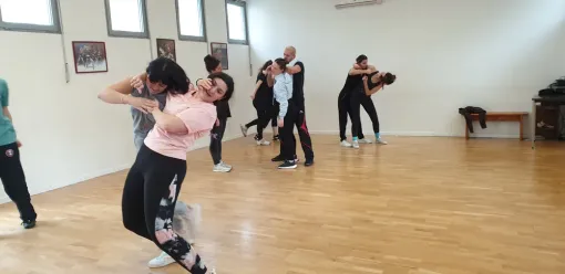 Apprenez à vous défendre Krava Maga Lyon Femme, Lyon, PWTSRA