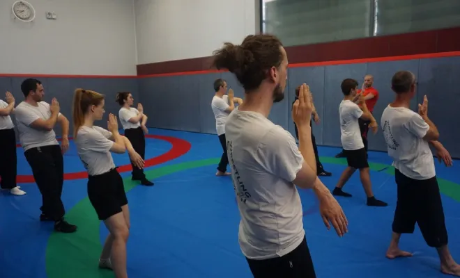 Le club arts martiaux oullins propose des cours de self défense et de wing chun, Lyon, PWTSRA
