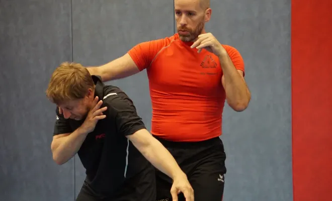 Les cours d'arts martiaux à Lyon propose des cours de Krav Maga aux femmes et de self défense femme, Lyon, PWTSRA